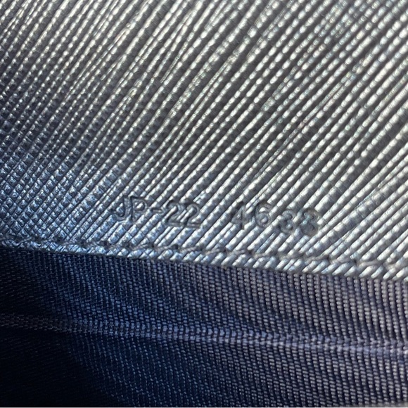 Salvatore Ferragamo Gancini Continental GJ-224633 - Picture 11 of 15